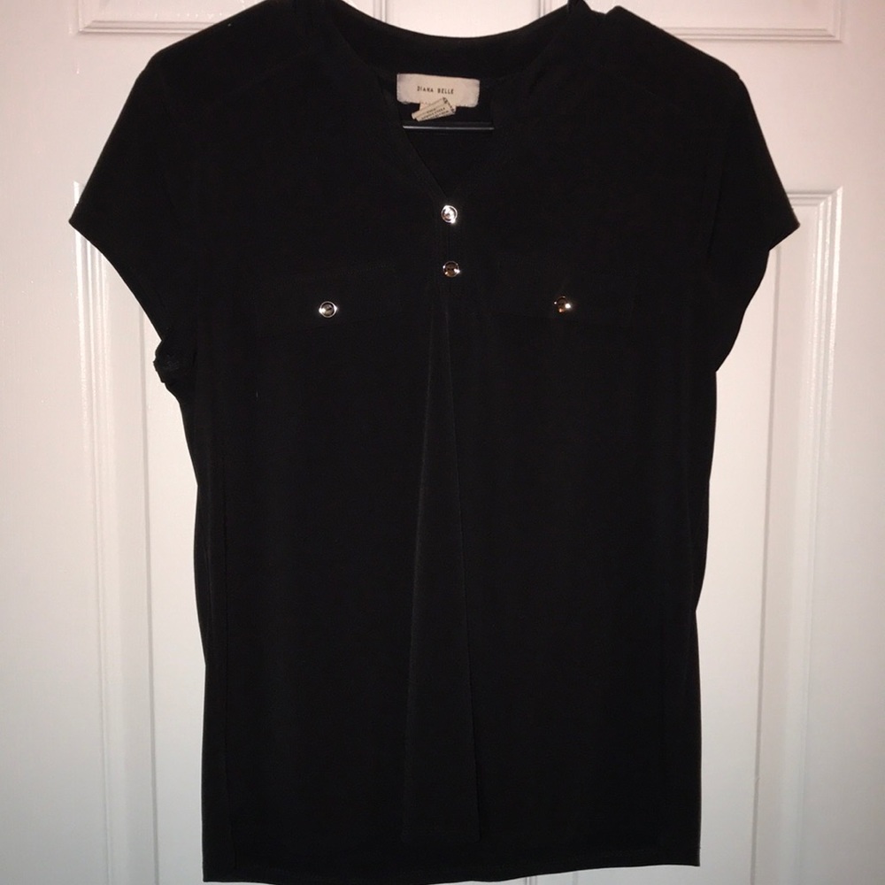 Size M black top